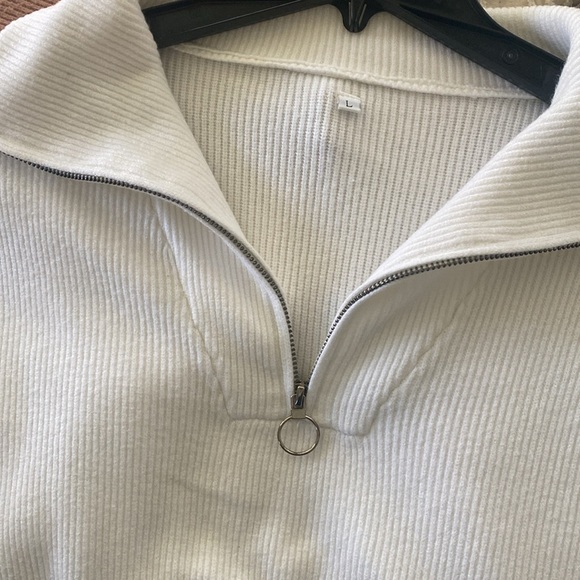 Oversized Slouchy Quarter Zip sweater in cream/off white size large - Picture 7 of 8